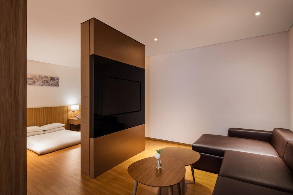 Ramada By Wyndham Seoul Sindorim Hotell Exteriör bild