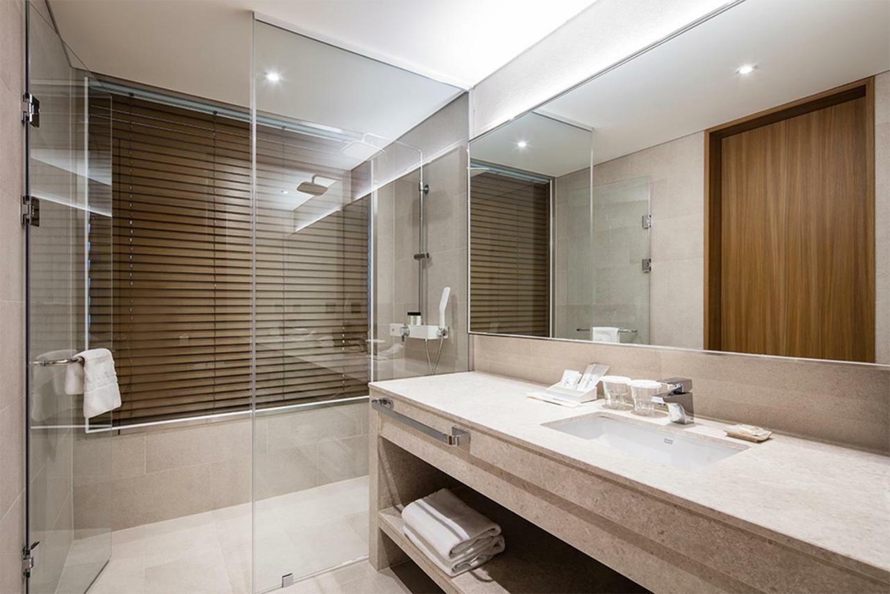Ramada By Wyndham Seoul Sindorim Hotell Exteriör bild